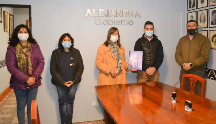 Alejandra avanza en el abordaje de social de las primeras infancias 