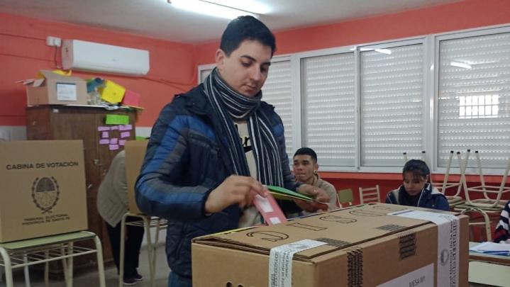 San Javier: Votó el Precandidato a Concejal Ariel Donnet