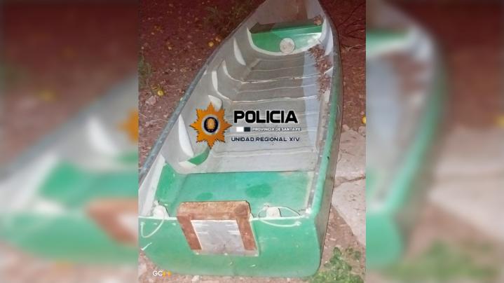 La policía de Alejandra encontró un piraguón robado