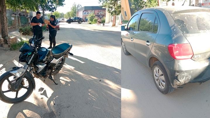 Accidente en Av. General López entre un auto y una moto conducida por dos menores