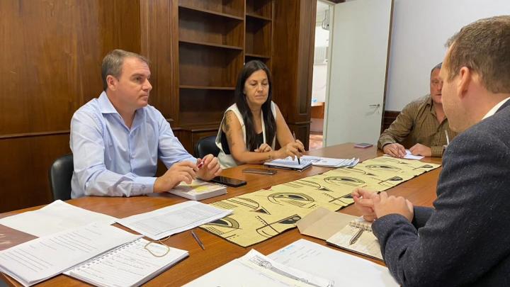 Germán Baumgartner gestiona escrituración de viviendas para ciudadanos del Departamento Garay