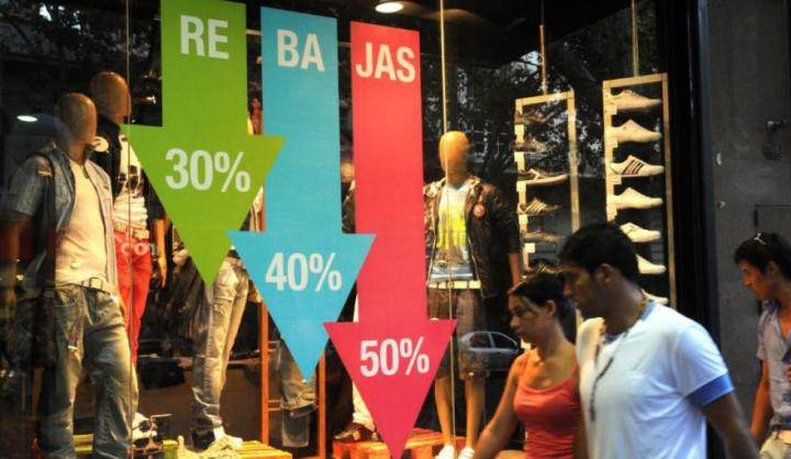 Las ventas minoristas con números bajos. Calzado y marroquinería el único que creció en 2023