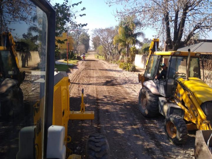 El municipio realiza trabajos de desagües en Colonia Francesa y de calles en zona del camping