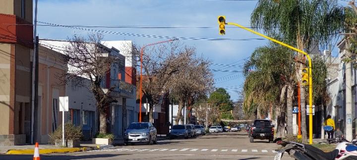 Los nuevos semáforos permanecerán intermitentes hasta la semana que viene