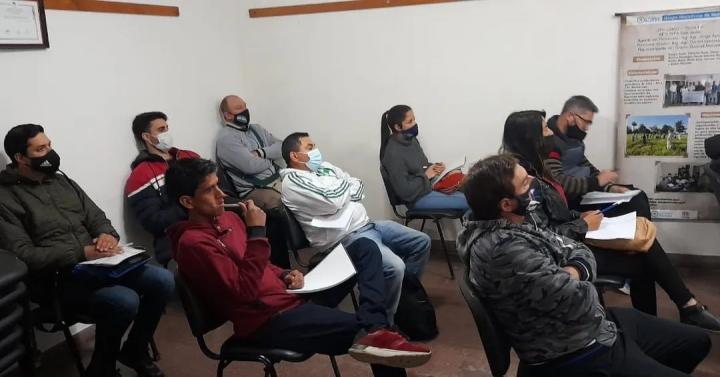 Con cupo completo empezó el curso de capacitación para apicultura