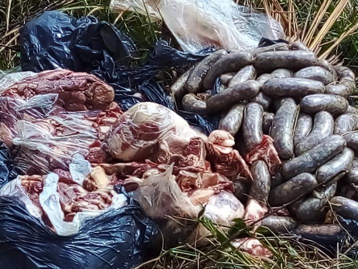 San Javier: Los Pumas y ASSAL decomisaron 70 kilos de carne y embutidos 