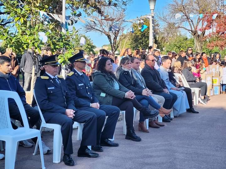 Se realizo el acto en conmemoración a los festejos por la Revolución de Mayo.