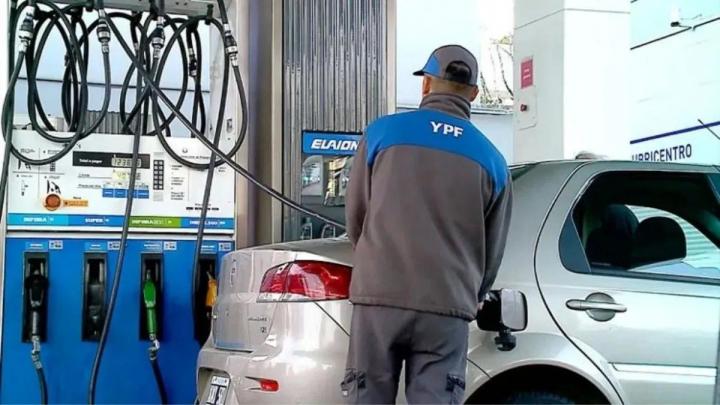 Se viene otro fuerte aumento del combustible 