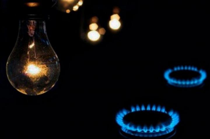 El Gobierno posterga las subas de gas, luz y combustibles previstas para julio