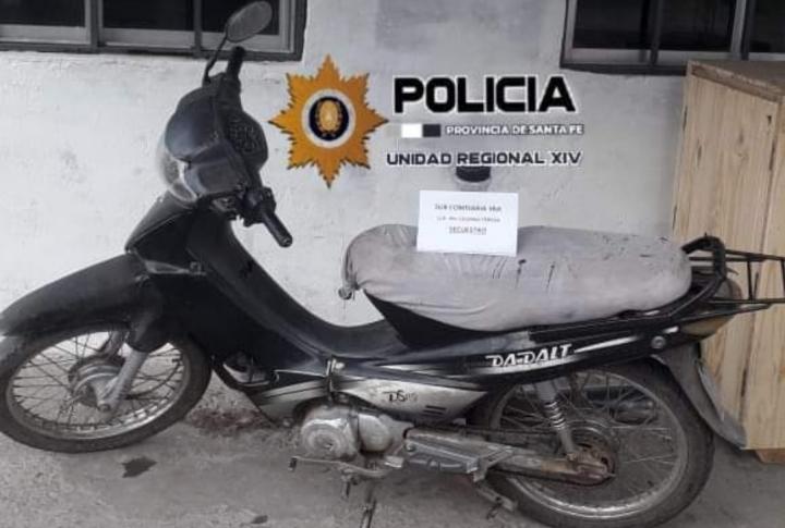 La Policía de Colonia Teresa encontró una moto sustraída de un domicilio 