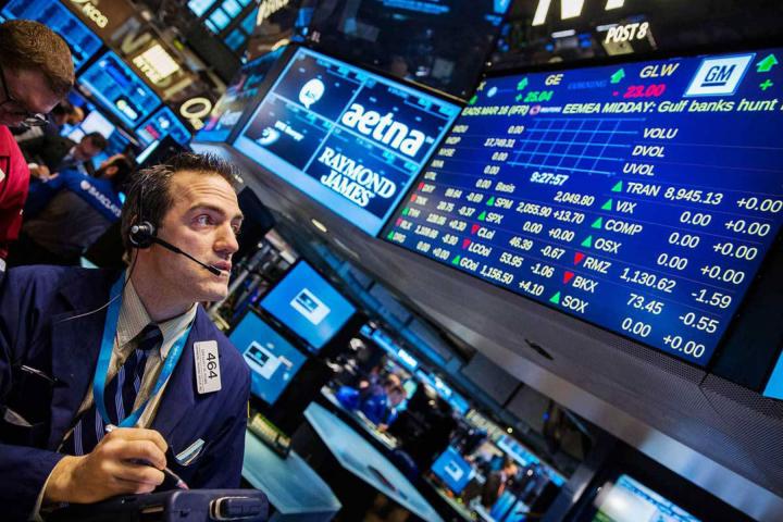 Caída global: las empresas argentinas se hunden 8% en Wall Street y el riesgo país supera los 1700 puntos