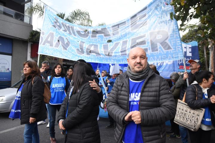 Paro y concentración de AMSAFE frente a IAPOS en Santa Fe: Exigiendo una nueva convocatoria a paritarias