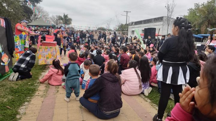 Alejandra se vistió de alegría y diversión para los más pequeños