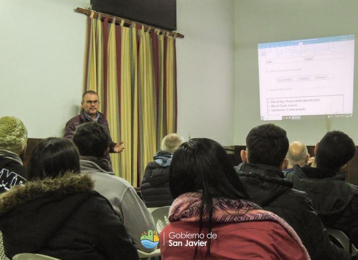 San Javier: presentaron línea de créditos para apicultura