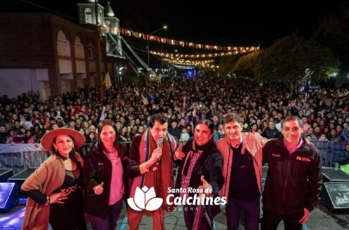 Santa Rosa de Calchines celebró su fiesta patronal con desfile, misa y festividades