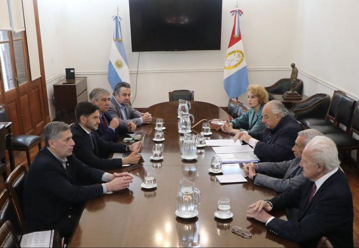 Pullaro recibió a los jueces de la corte suprema a las 7.30 de este domingo 