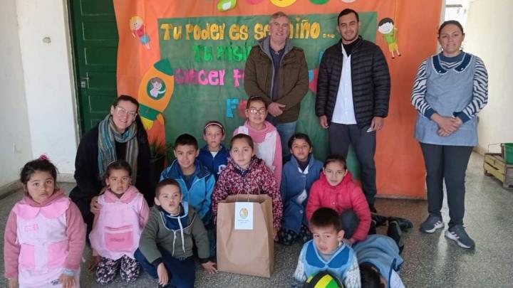 Recorrido por las escuelas rurales de la localidad de Alejandra