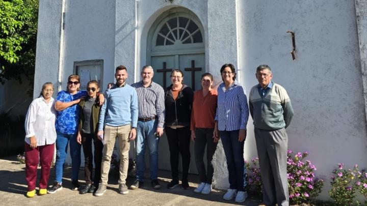 Reunión de trabajo junto a la iglesia católica de Alejandra