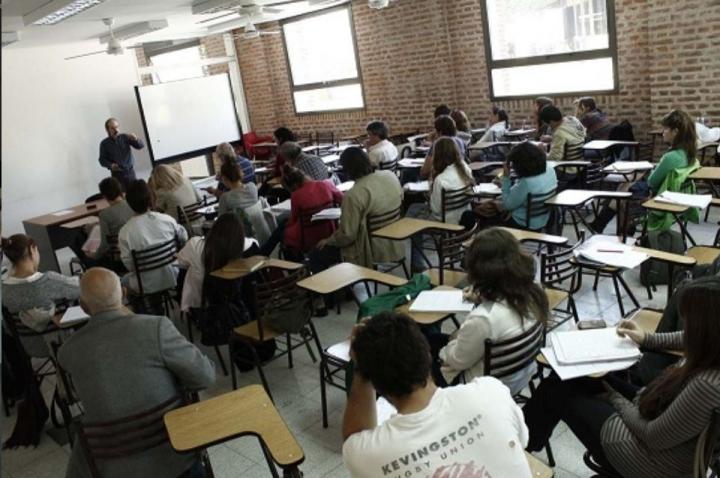 Habilitarán a las universidades el cobro de aranceles a extranjeros