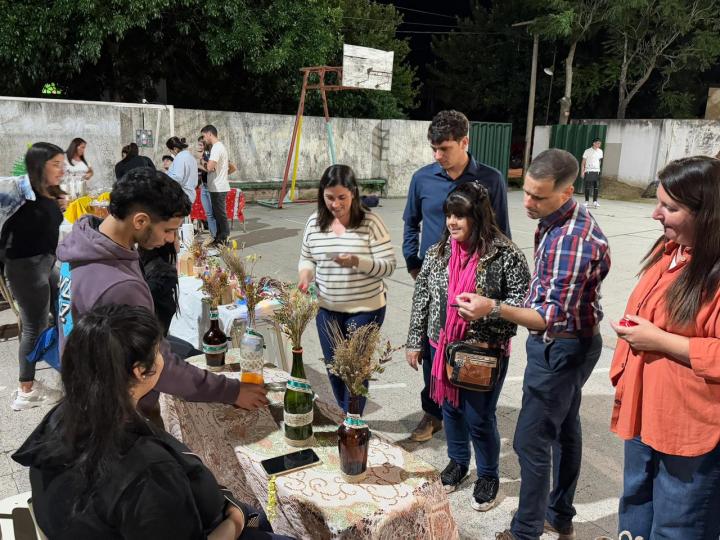 La Municipalidad de San Javier celebró el talento emprendedor de los alumnos de la EEMPA N°1040 en su muestra de micro emprendimientos