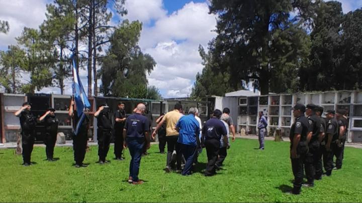 Autoridades del gobierno local y unidad regional XIV rinden homenaje