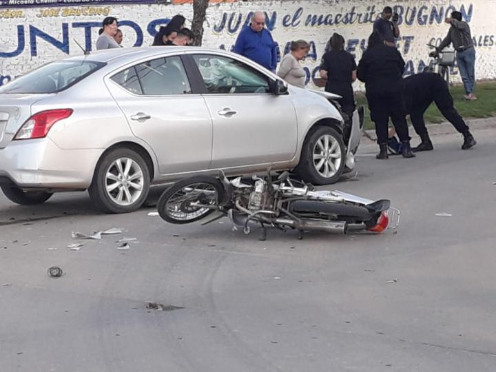 Accidente de tránsito en Poeta Julio Migno y San Martín de San Javier 