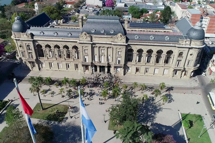 Paritarias: se reinicia la discusión salarial entre Provincia y los gremios estatales y docentes