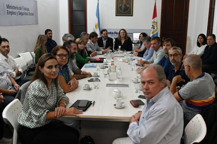 Salud: Provincia ofertó una compensación por meses anteriores y un aumento del 8% para el segundo trimestre