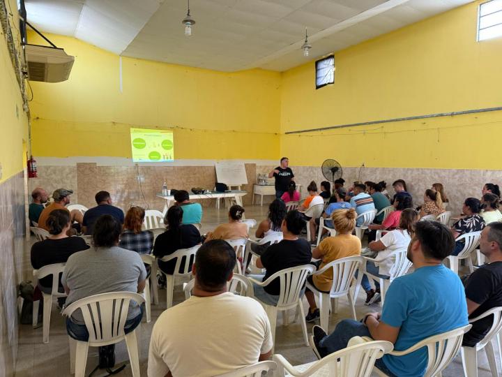 Capacitación en manipulación segura de alimentos en San Javier 