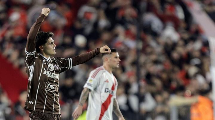 Platense dio el golpe en el Monumental y eliminó a River por penales