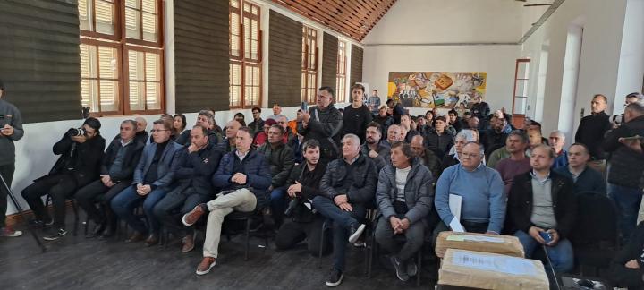 Apertura de sobres para pavimentar la Ruta 2 que conecta San Justo - Saladero Cabal