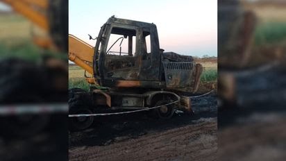 Se incendió una retroexcavadora del ministerio de Obras Públicas en Helvecia