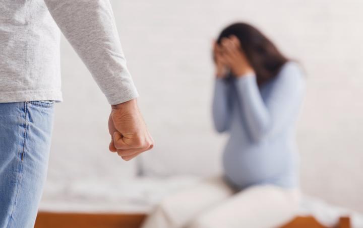 Una mujer embarazada de 8 meses apuñaló a su pareja en San Javier 
