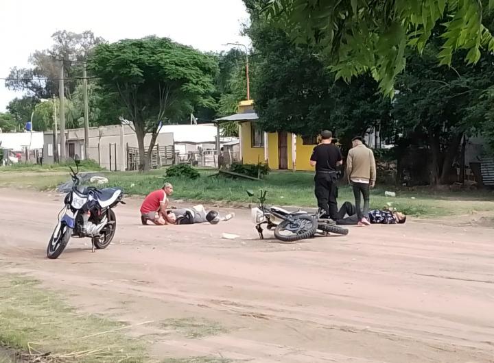 Una mujer fue derivada a Santa Fe tras un choque de motos en barrio Santa Rosa