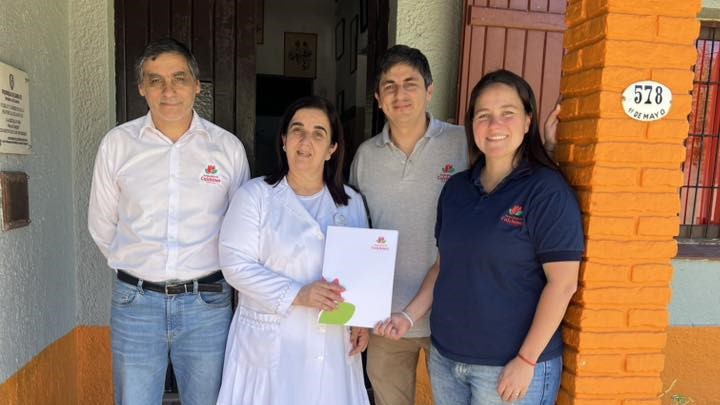 Carlos Yossen entregó la segunda cuota del FAE a las escuelas de Santa Rosa de Calchines