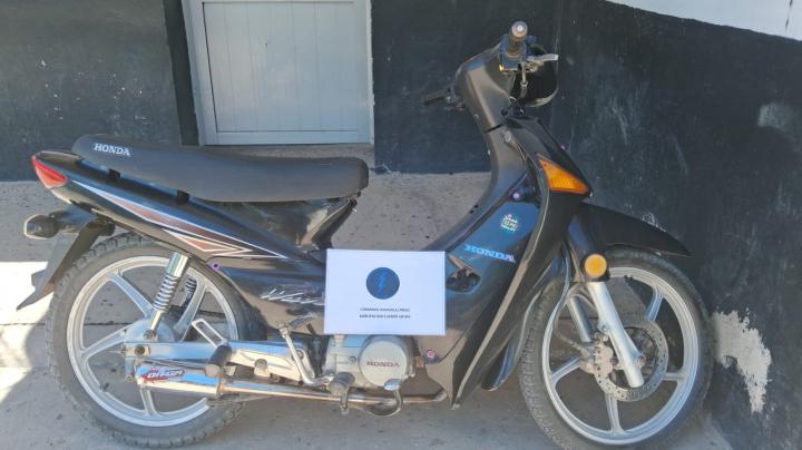 San Javier: Detenidos por robo de motocicleta