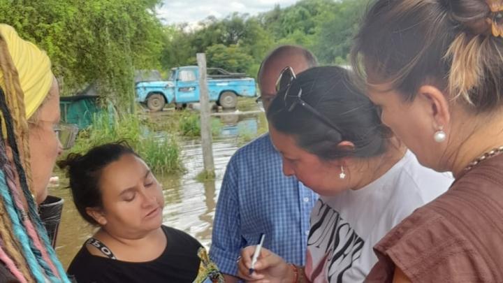 El Ministerio de Salud de la Provincia se hace presente en San Javier ante la situación hídrica